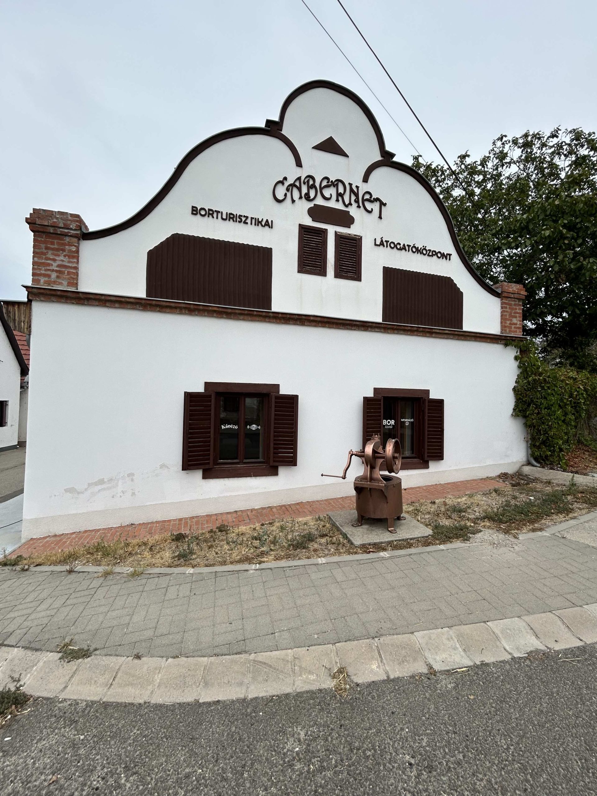 Cabernet Borturisztikai Látogatóközpont Hajós
